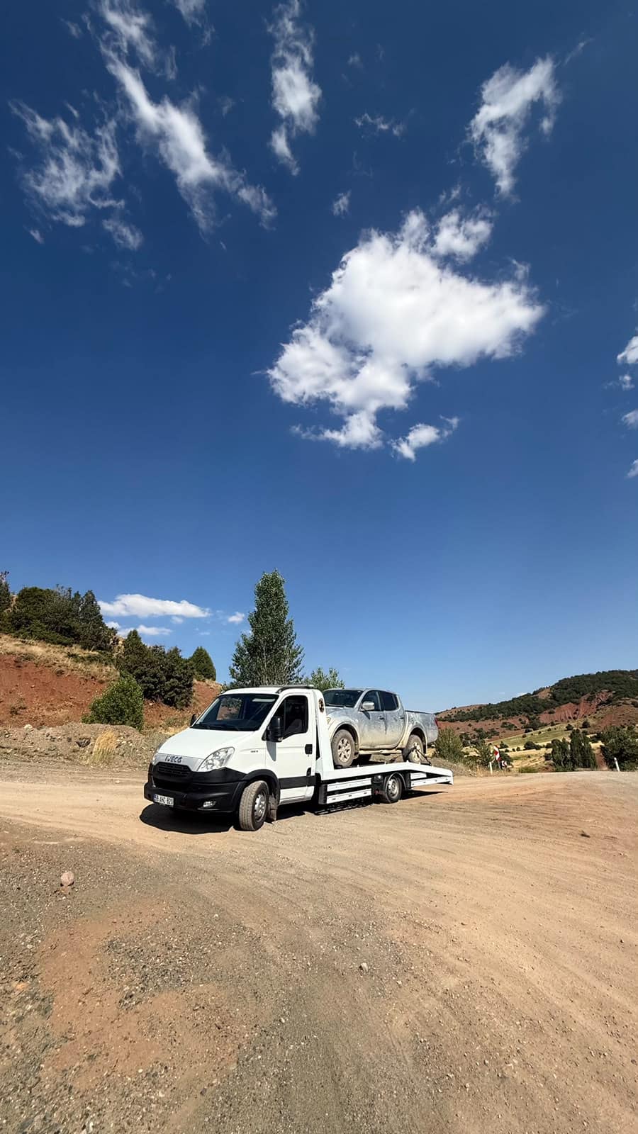 Arazi aracının platformda taşınması