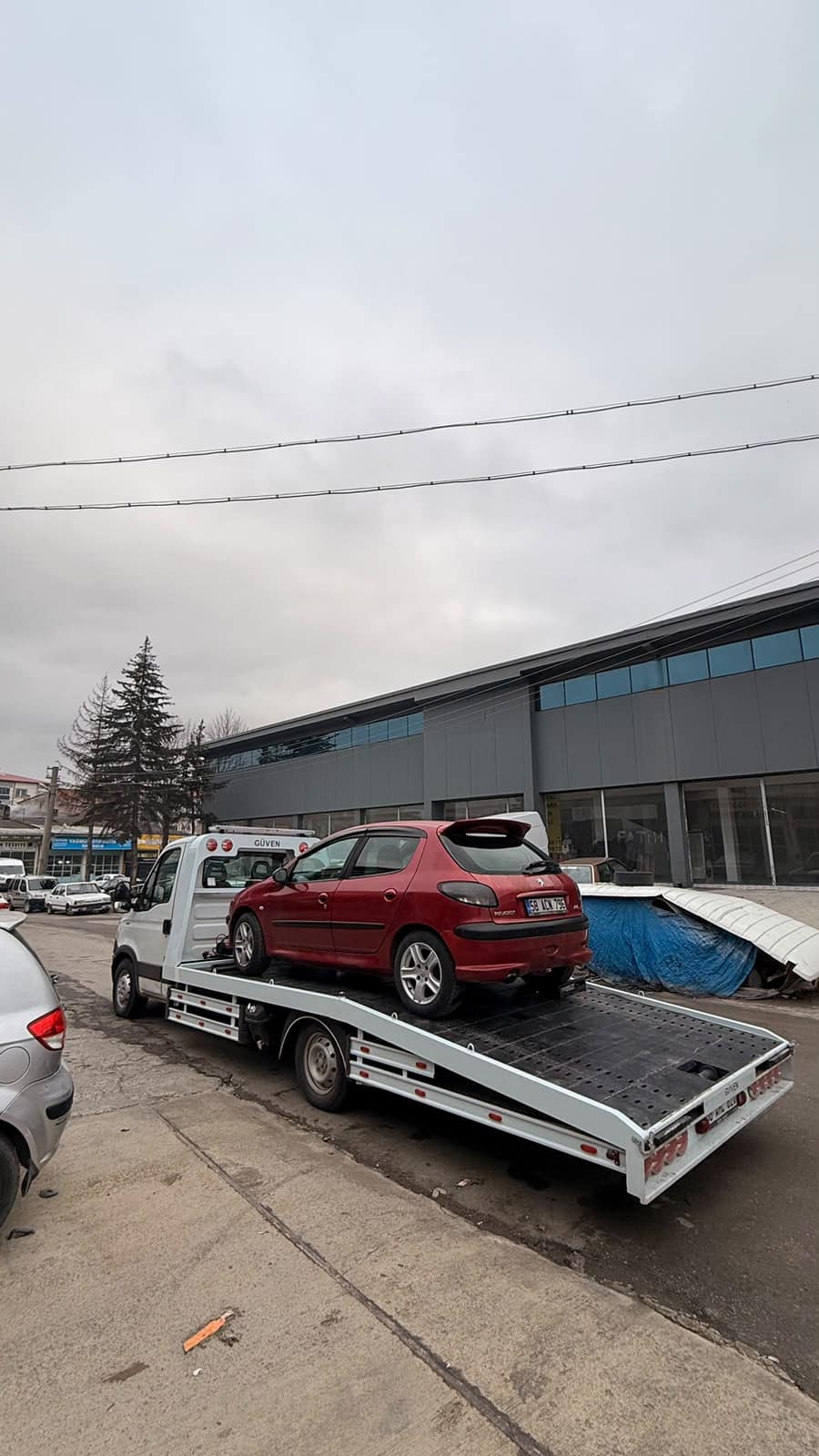 Arızalı veya taşınması gereken motosikletler için ölçü ve sabitleme ihtiyacına göre taşıma.